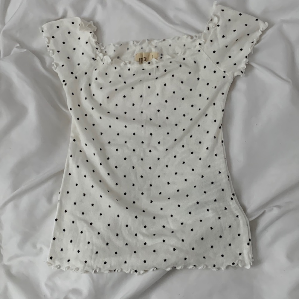woman’s hollister top